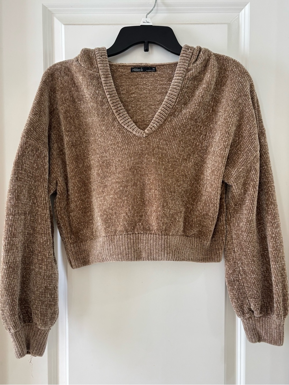 Nikka K Women's Brown V-Neck Chenille Hoodie Sweater Cropped